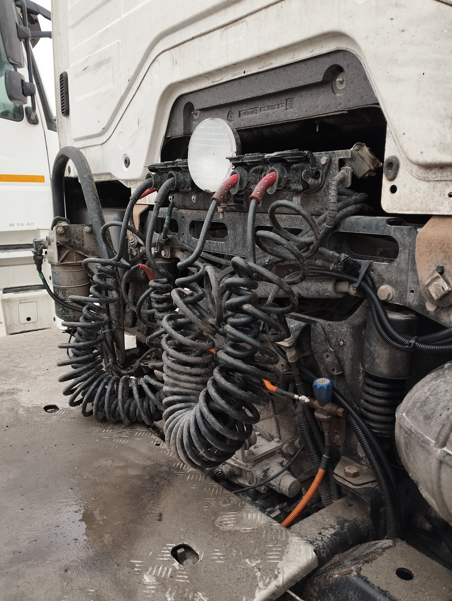 Седельный тягач КАМАЗ 5490-801-DC (газодизель) 2021 г. - фото 20