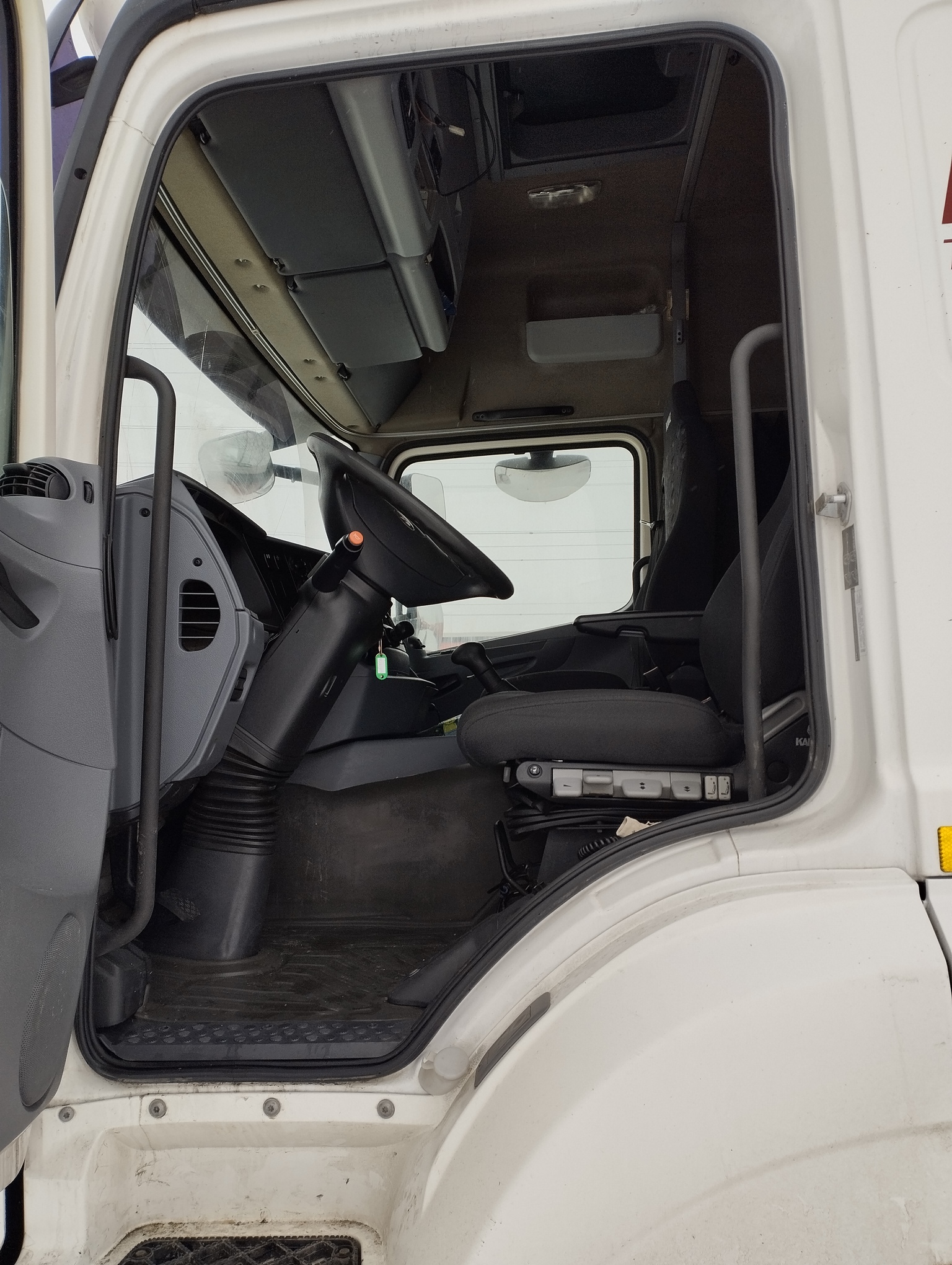 Седельный тягач КАМАЗ 5490-801-DC (газодизель) 2021 г. - фото 40