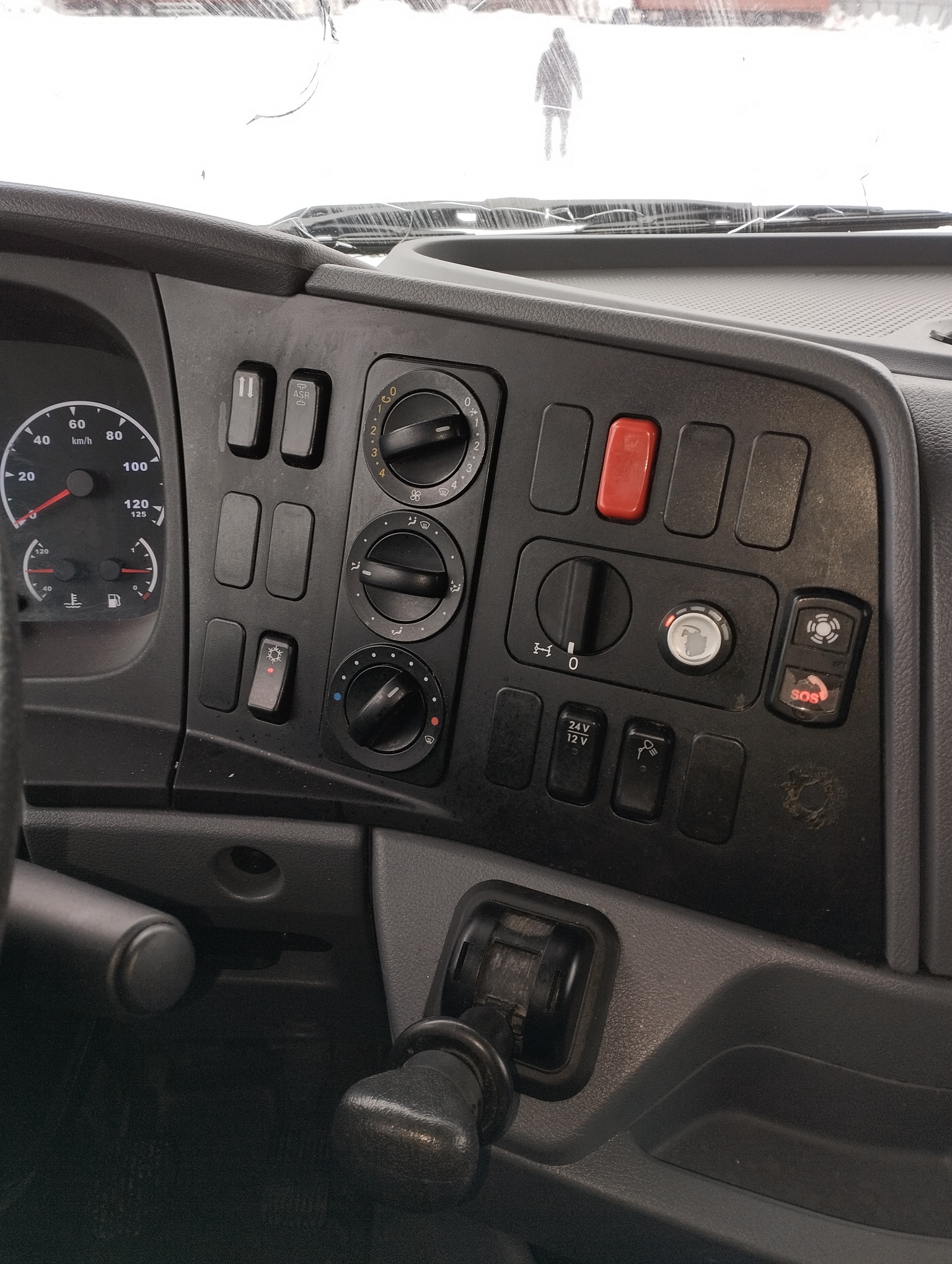 Седельный тягач КАМАЗ 5490-801-DC (газодизель) 2021 г. - фото 47