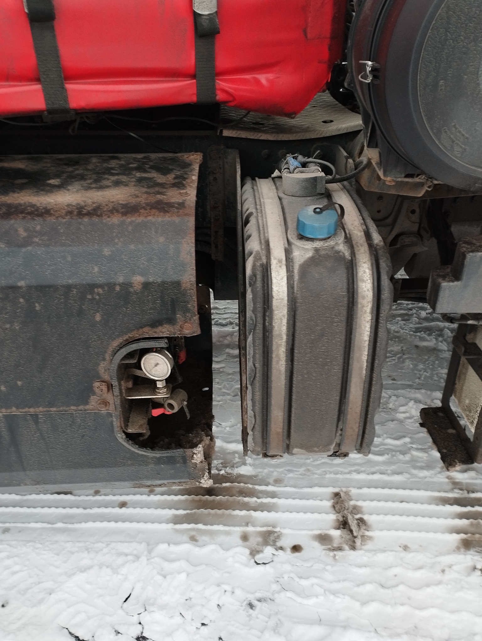 Седельный тягач КАМАЗ 5490-801-DC (газодизель) 2021 г. - фото 17