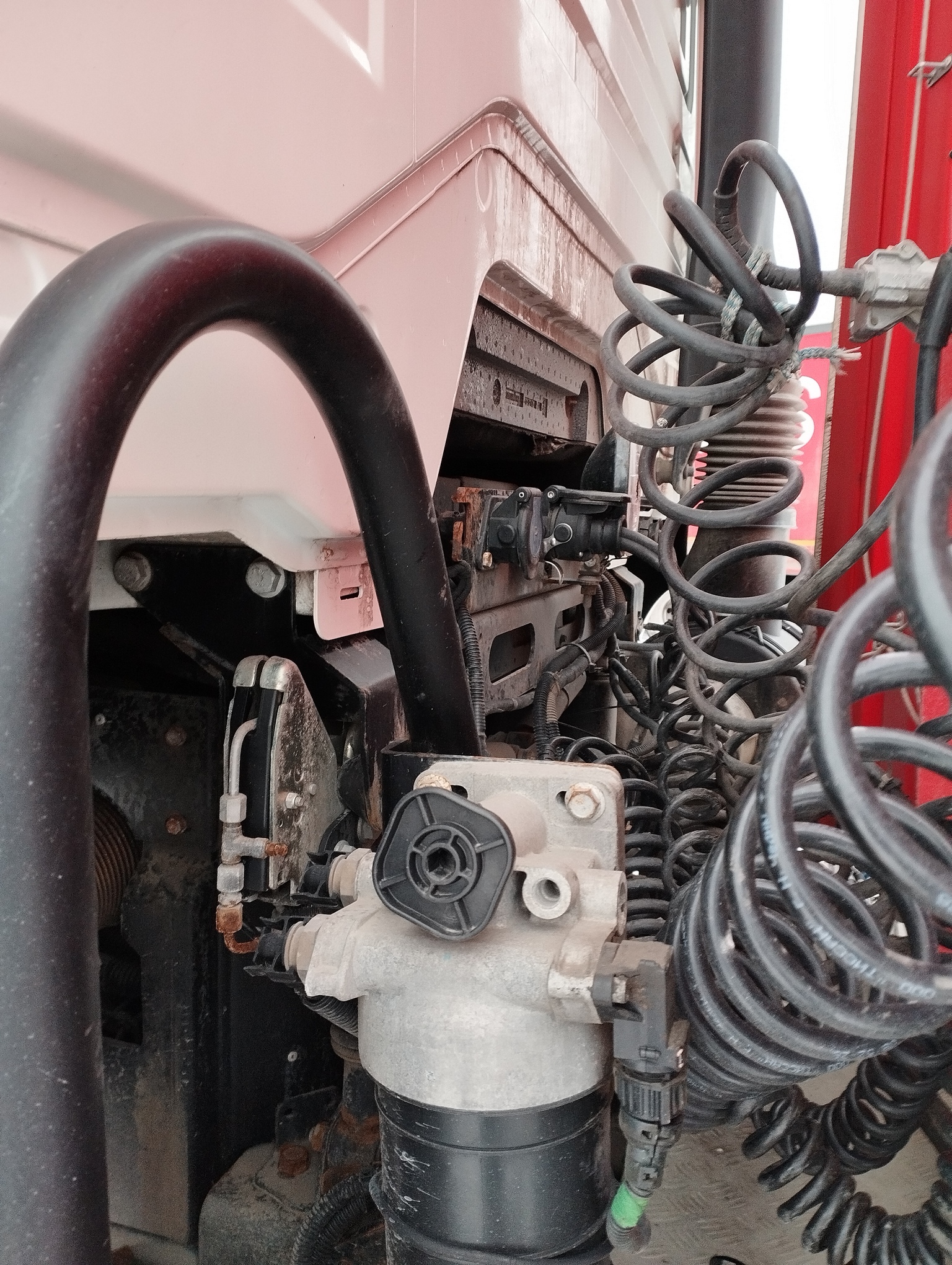 Седельный тягач КАМАЗ 5490-801-DC (газодизель) 2021 г. - фото 27