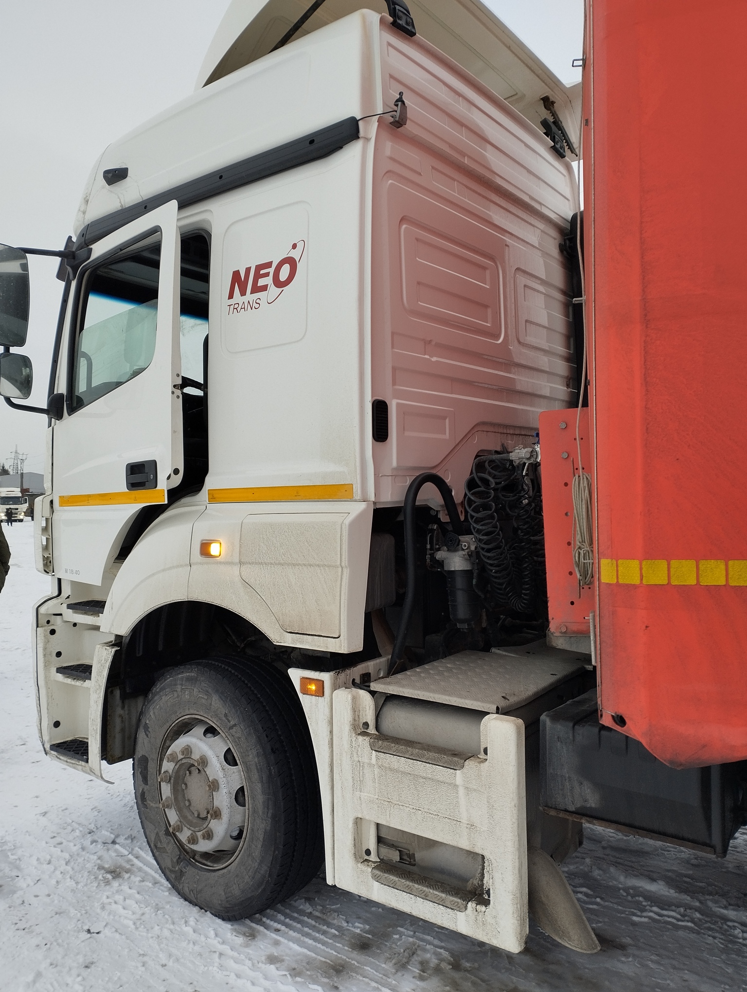 Седельный тягач КАМАЗ 5490-801-DC (газодизель) 2021 г. - фото 28