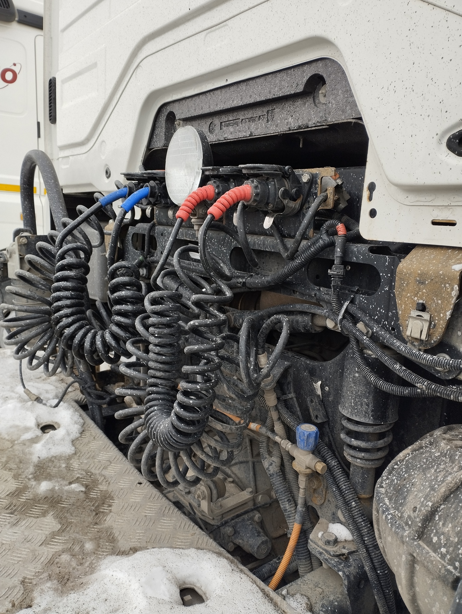 Седельный тягач КАМАЗ 5490-801-DC (газодизель) 2021 г. - фото 15