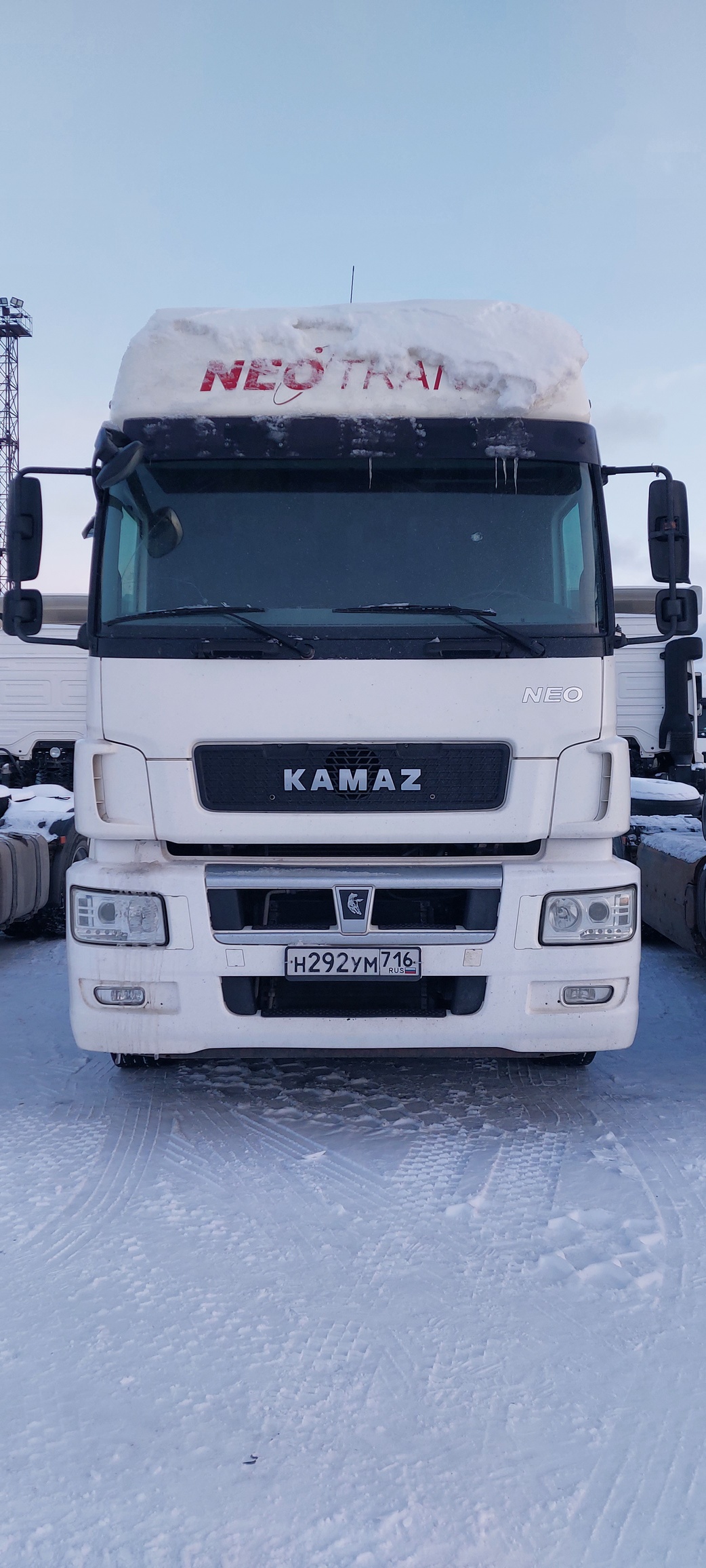 Седельный тягач КАМАЗ 5490-801-DC (газодизель) 2021 г.