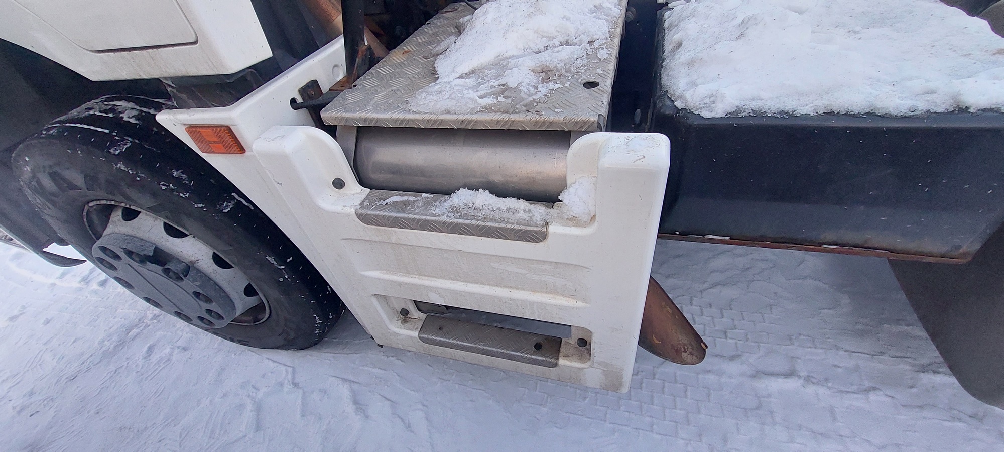 Седельный тягач КАМАЗ 5490-801-DC (газодизель) 2021 г. - фото 21