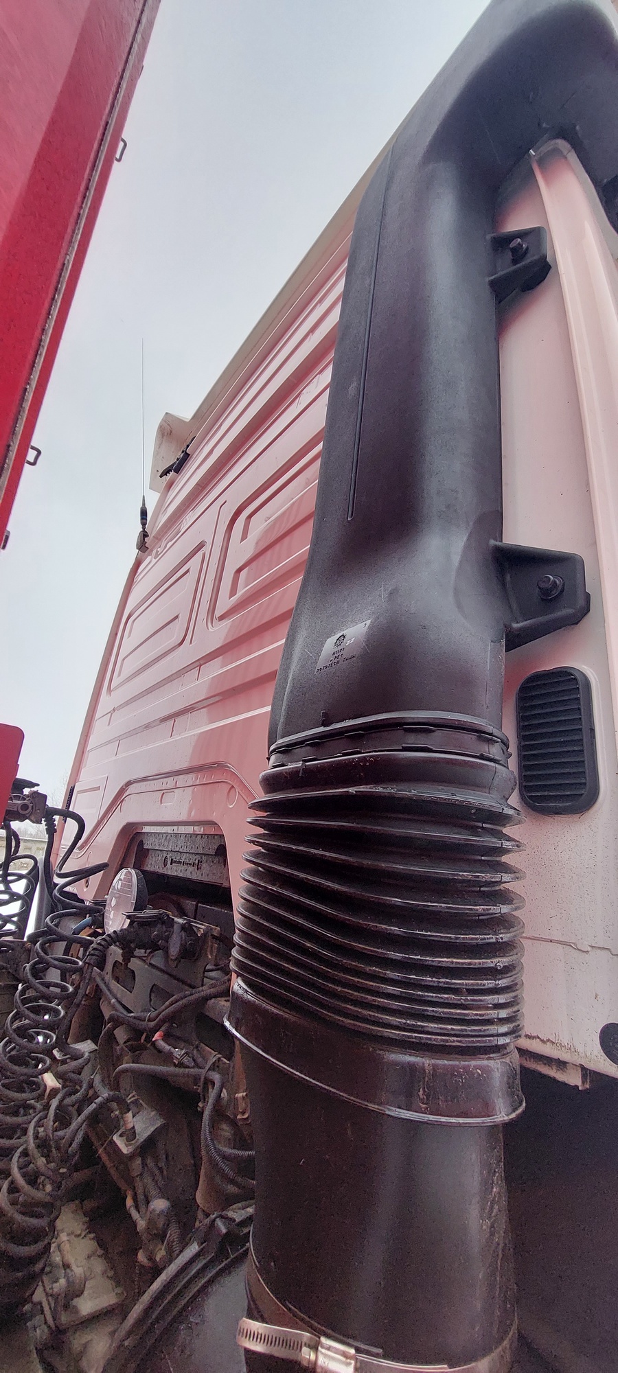 Седельный тягач КАМАЗ 5490-801-DC (газодизель) 2021 г. - фото 11