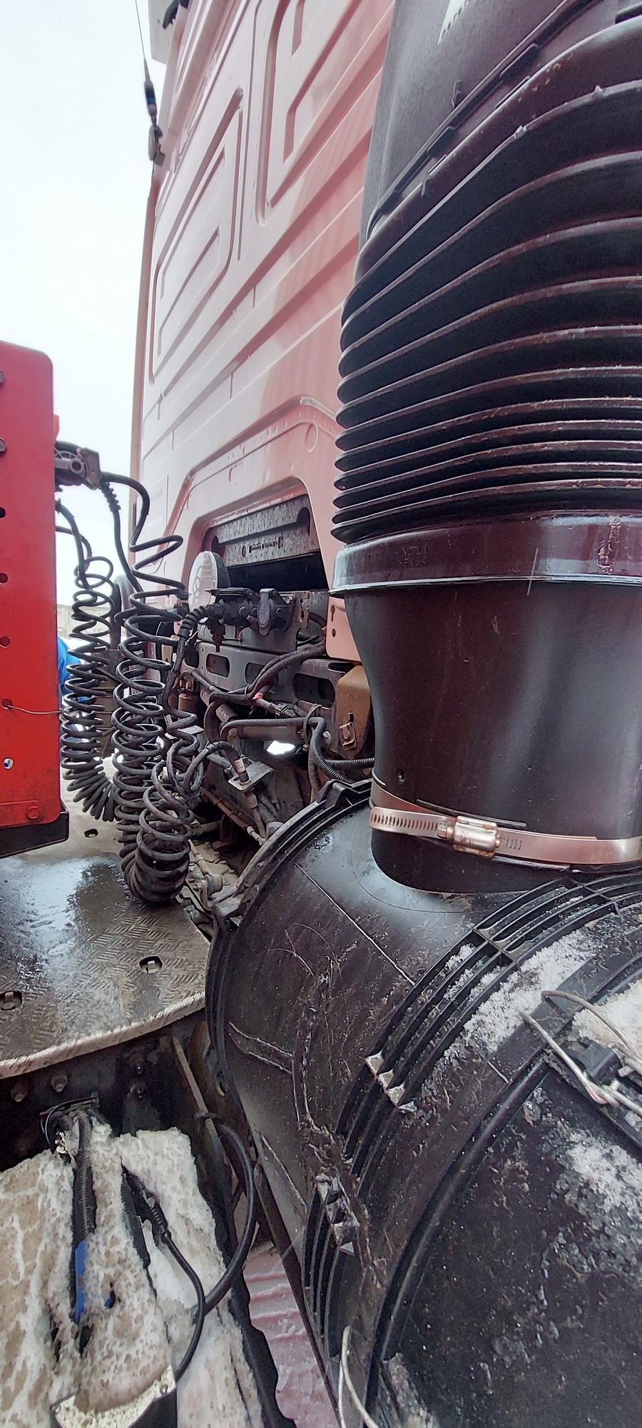 Седельный тягач КАМАЗ 5490-801-DC (газодизель) 2021 г. - фото 12