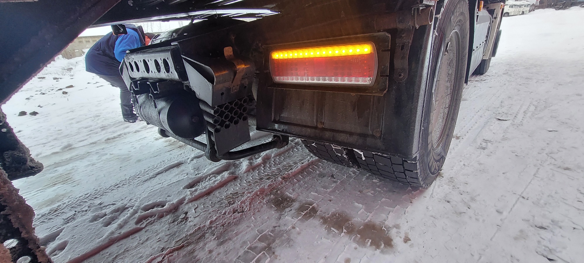 Седельный тягач КАМАЗ 5490-801-DC (газодизель) 2021 г. - фото 17