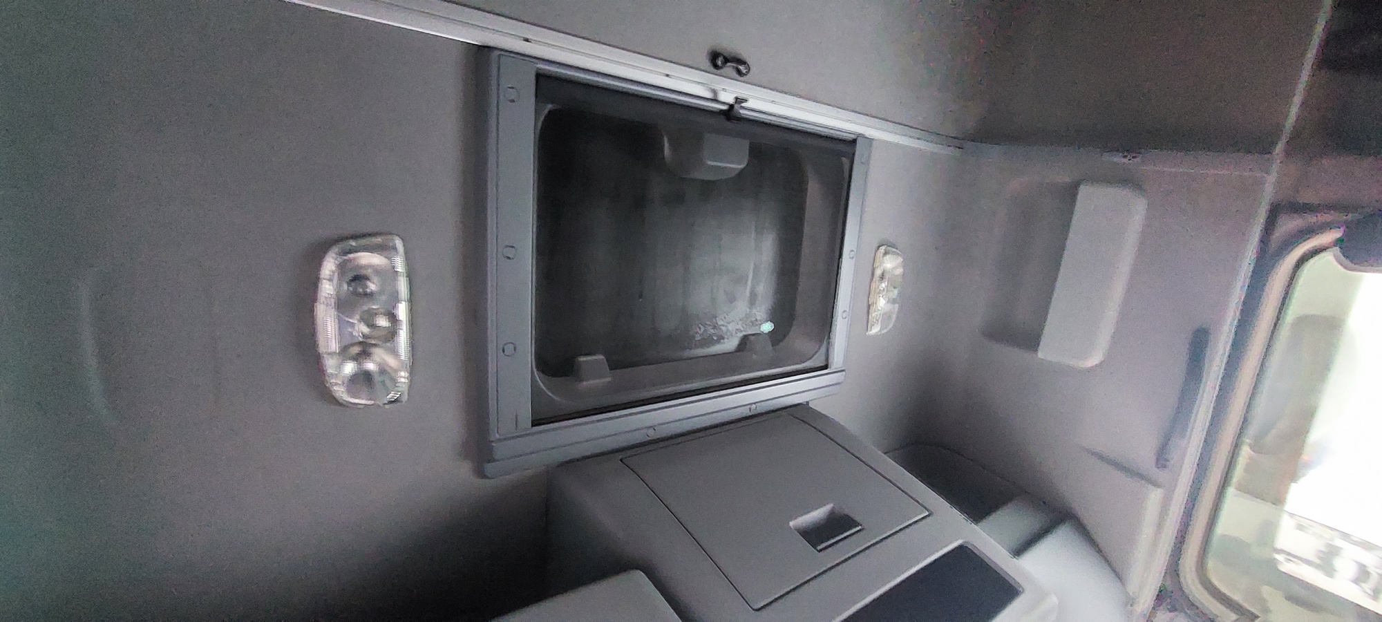 Седельный тягач КАМАЗ 5490-801-DC (газодизель) 2021 г. - фото 30