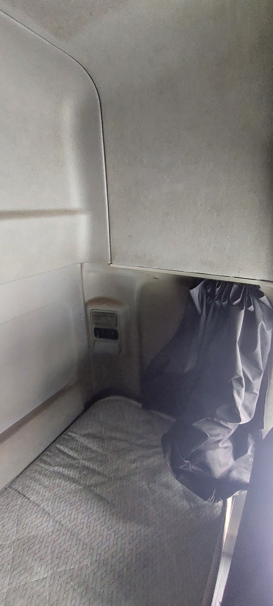 Седельный тягач КАМАЗ 5490-801-DC (газодизель) 2021 г. - фото 36