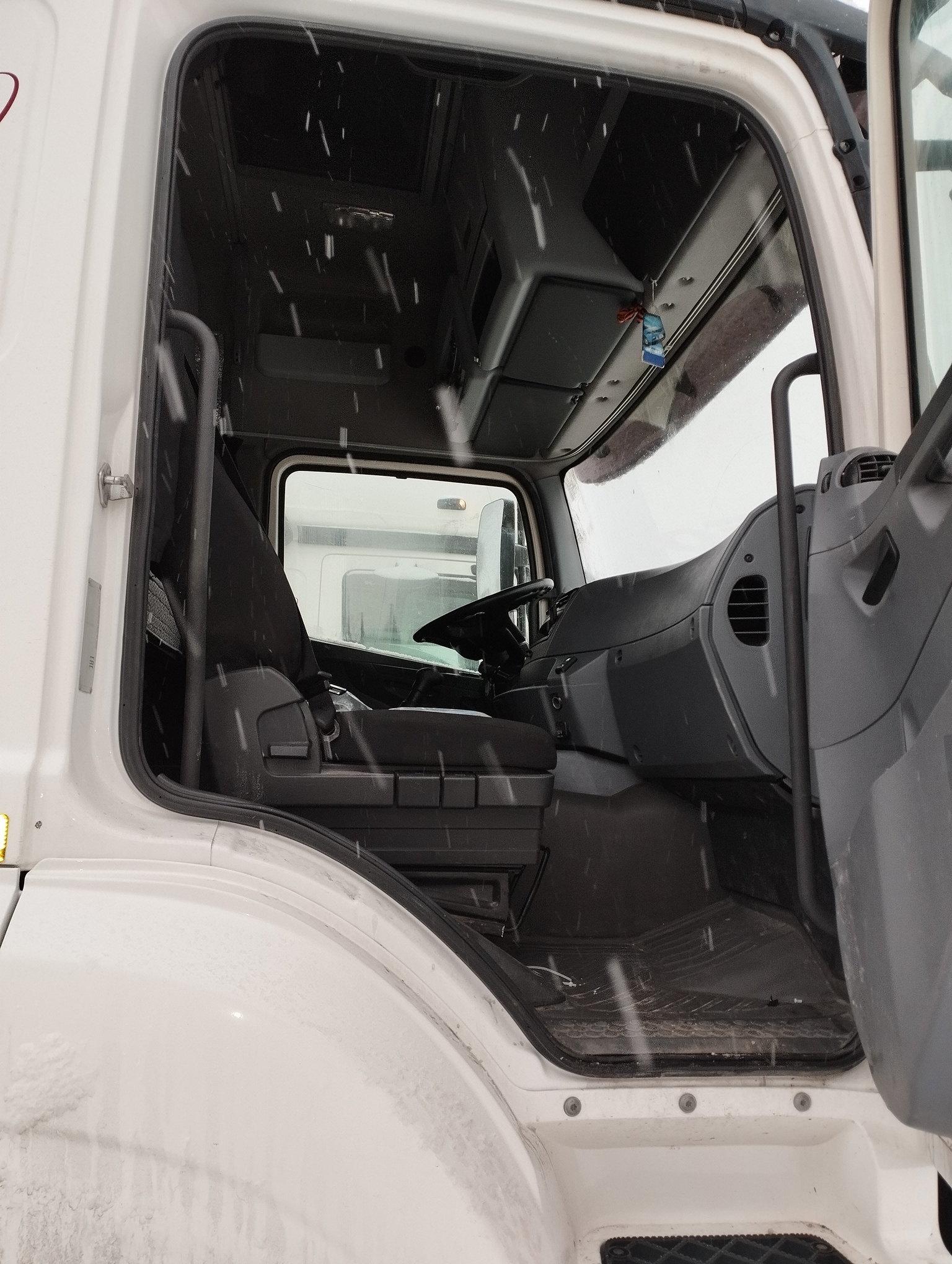 Седельный тягач КАМАЗ 5490-801-DC (газодизель) 2021 г. - фото 6