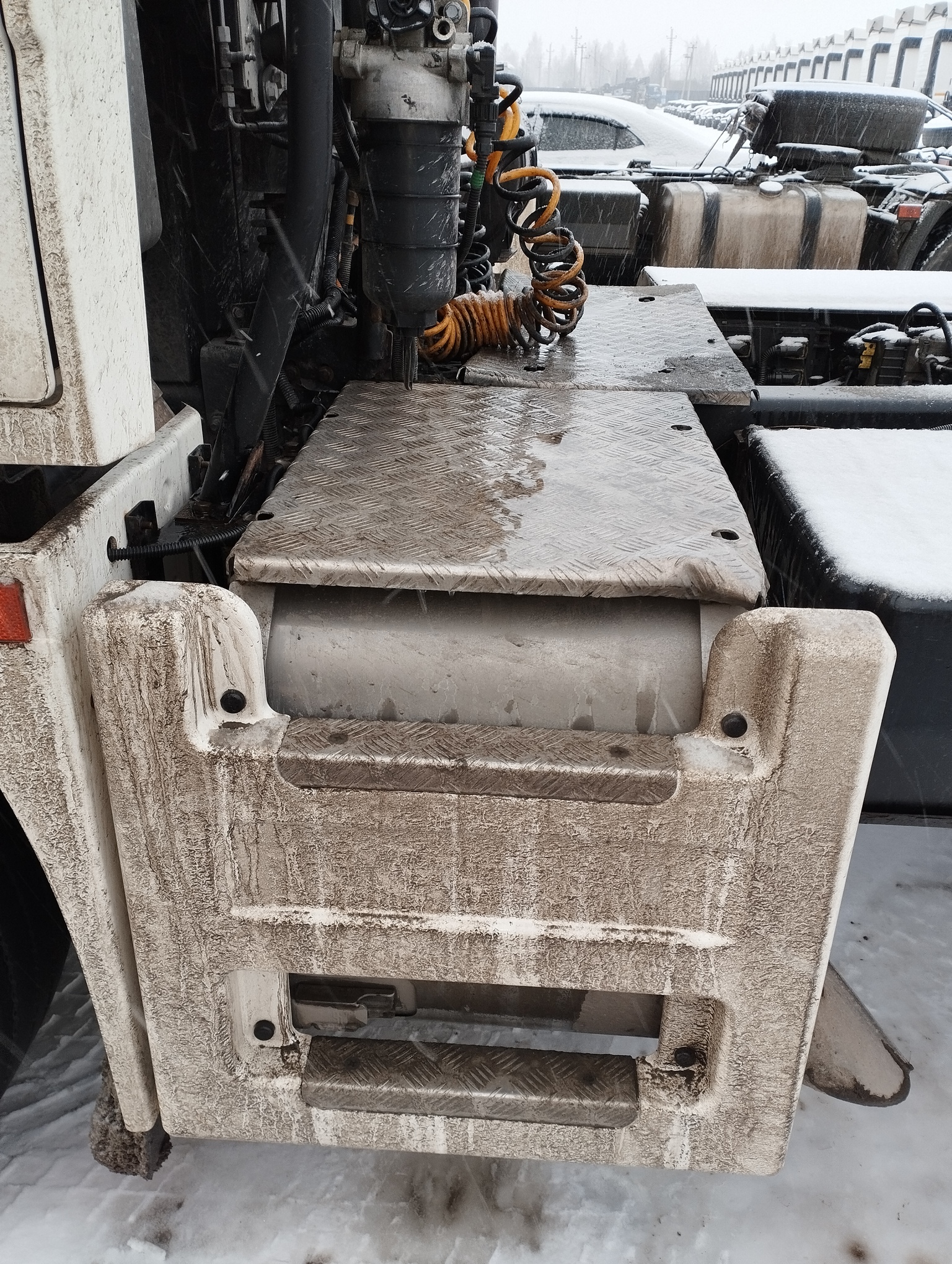 Седельный тягач КАМАЗ 5490-801-DC (газодизель) 2021 г. - фото 33