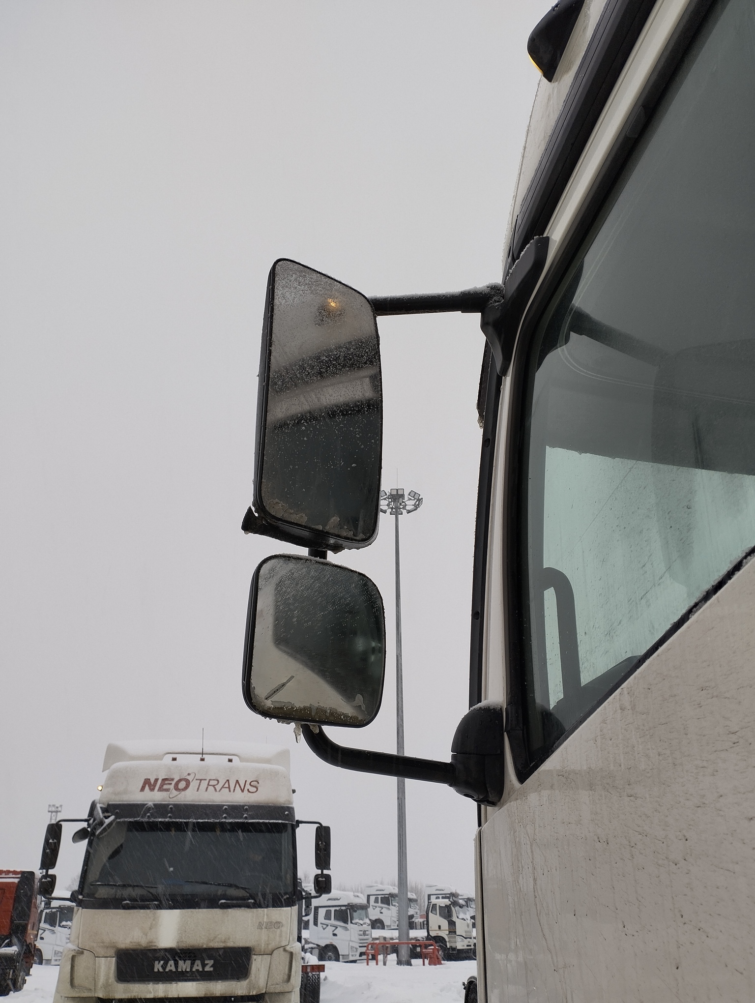 Седельный тягач КАМАЗ 5490-801-DC (газодизель) 2021 г. - фото 43