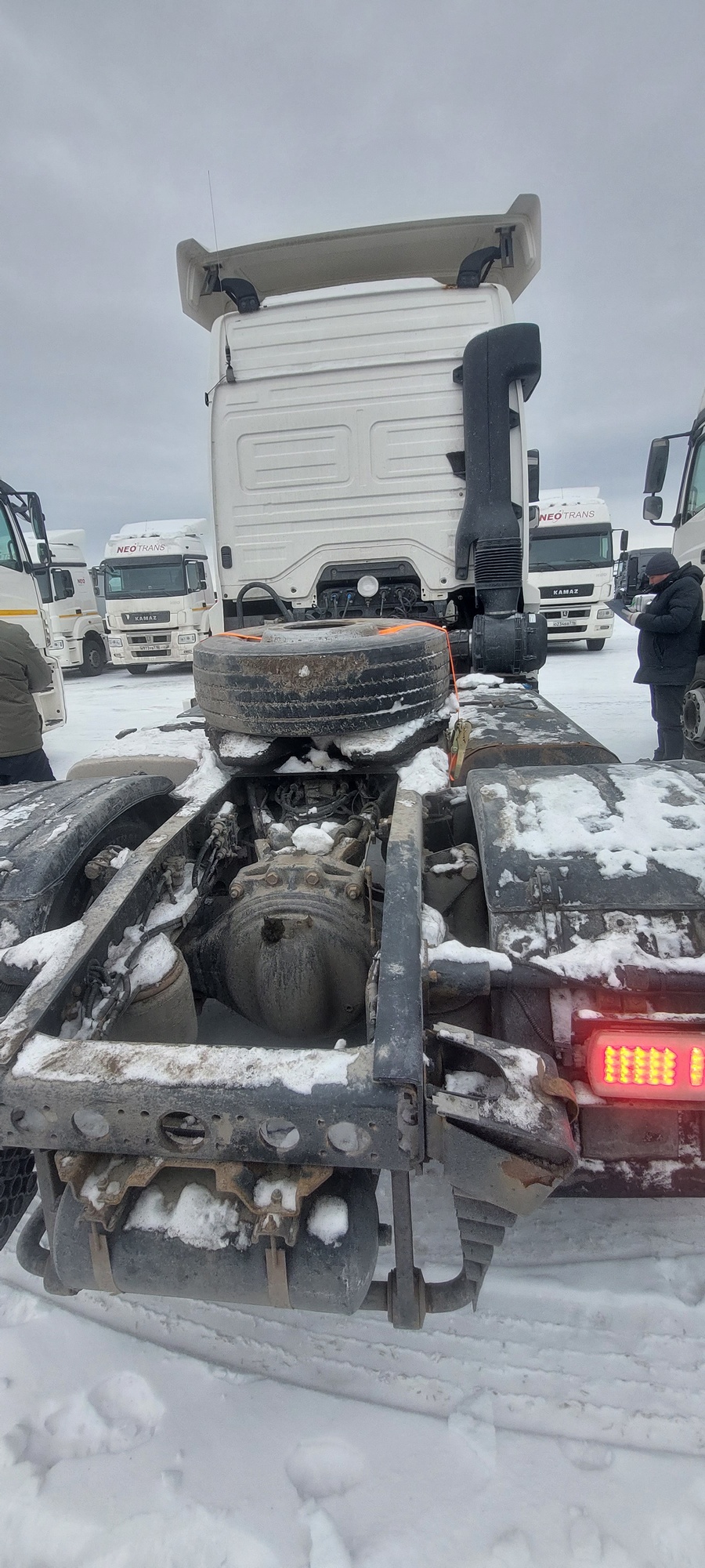 Седельный тягач КАМАЗ 5490-801-DC (газодизель) 2021 г. - фото 20