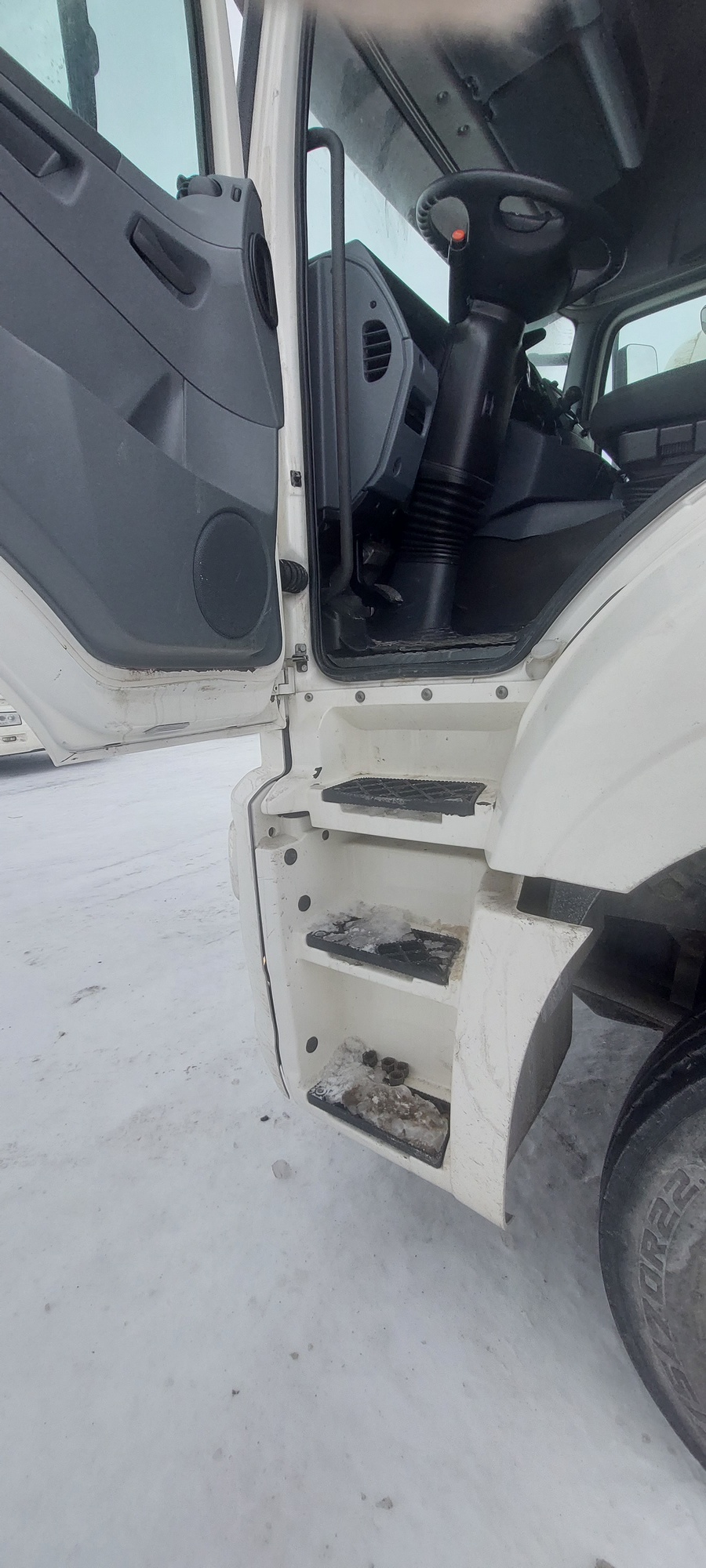 Седельный тягач КАМАЗ 5490-801-DC (газодизель) 2021 г. - фото 29