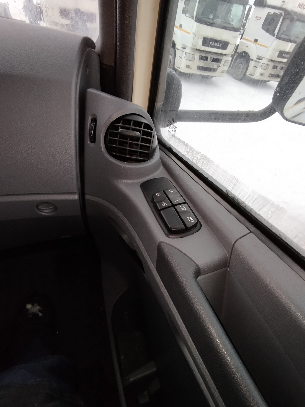 Седельный тягач КАМАЗ 5490-801-DC (газодизель) 2021 г. - фото 61