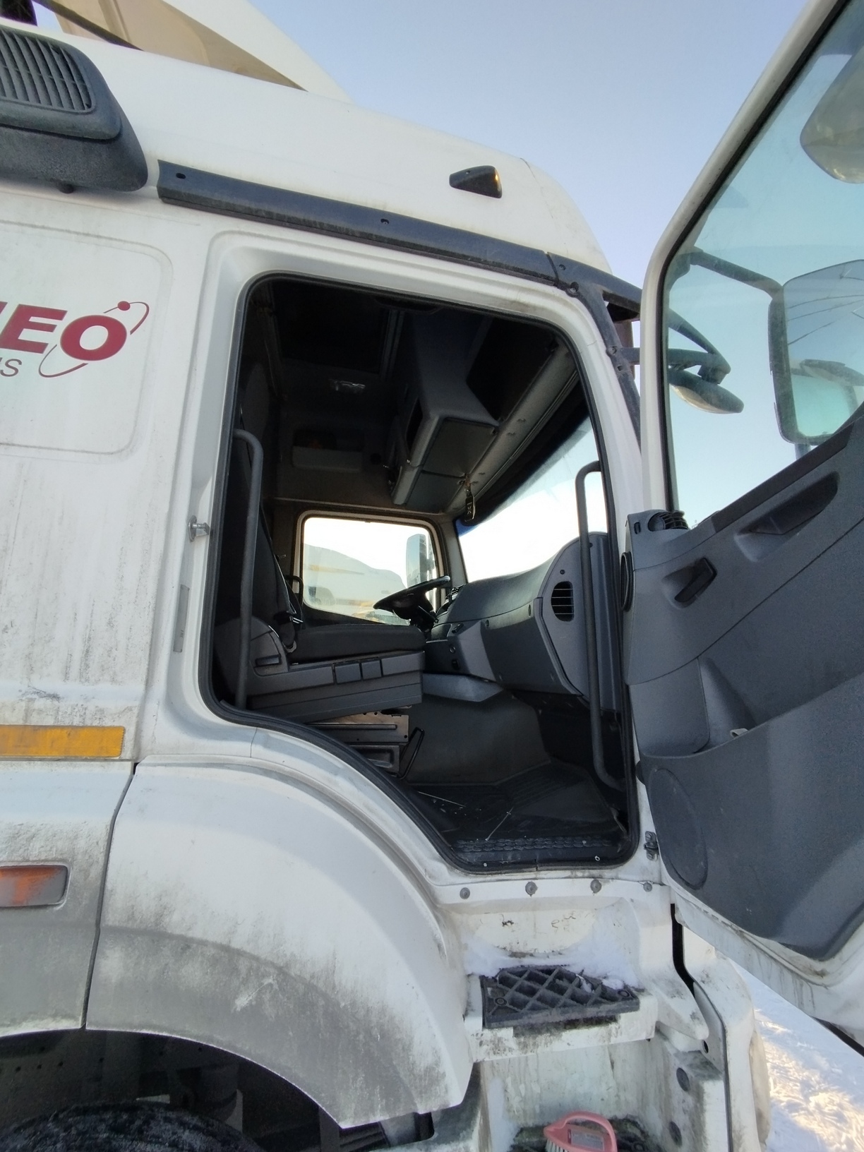 Седельный тягач КАМАЗ 5490-801-DC (газодизель) 2021 г. - фото 50