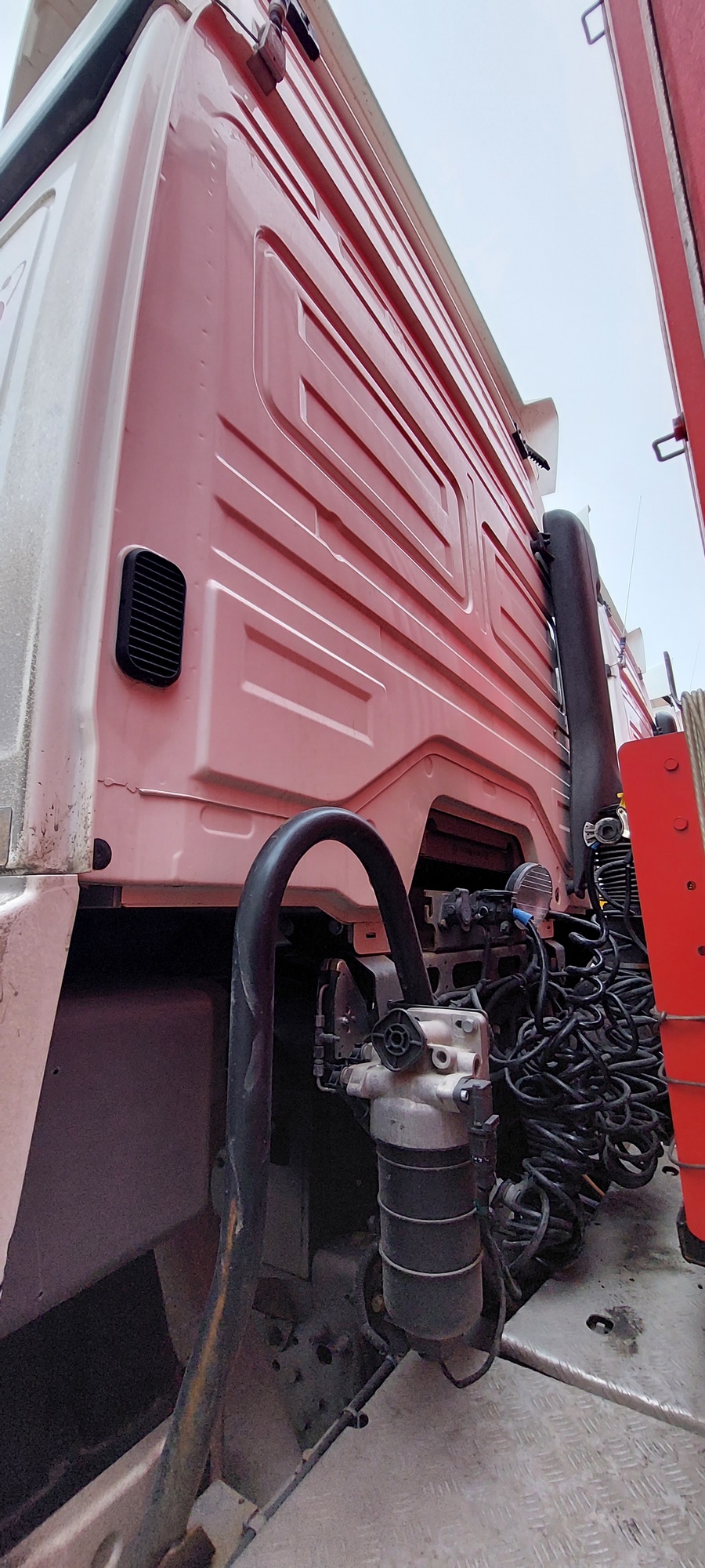 Седельный тягач КАМАЗ 5490-801-DC (газодизель) 2021 г. - фото 25