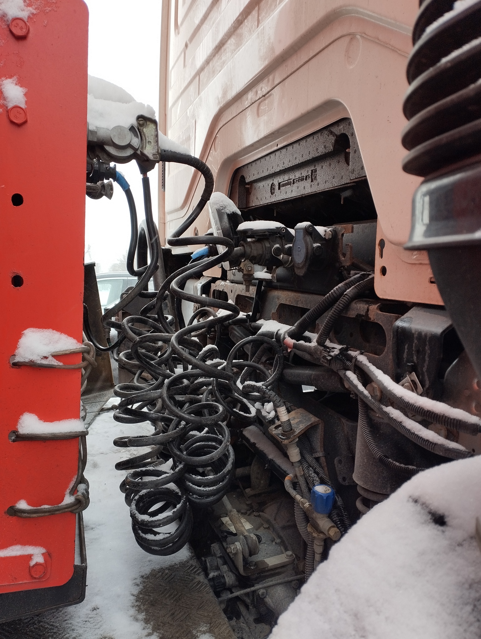 Седельный тягач КАМАЗ 5490-801-DC (газодизель) 2021 г. - фото 64