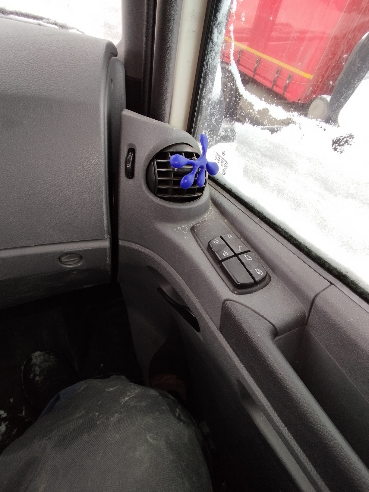 Седельный тягач КАМАЗ 5490-801-DC (газодизель) 2021 г. - фото 50