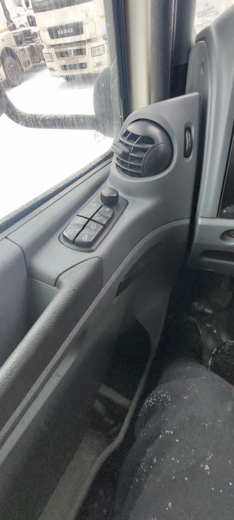 Седельный тягач КАМАЗ 5490-801-DC (газодизель) 2021 г. - фото 34