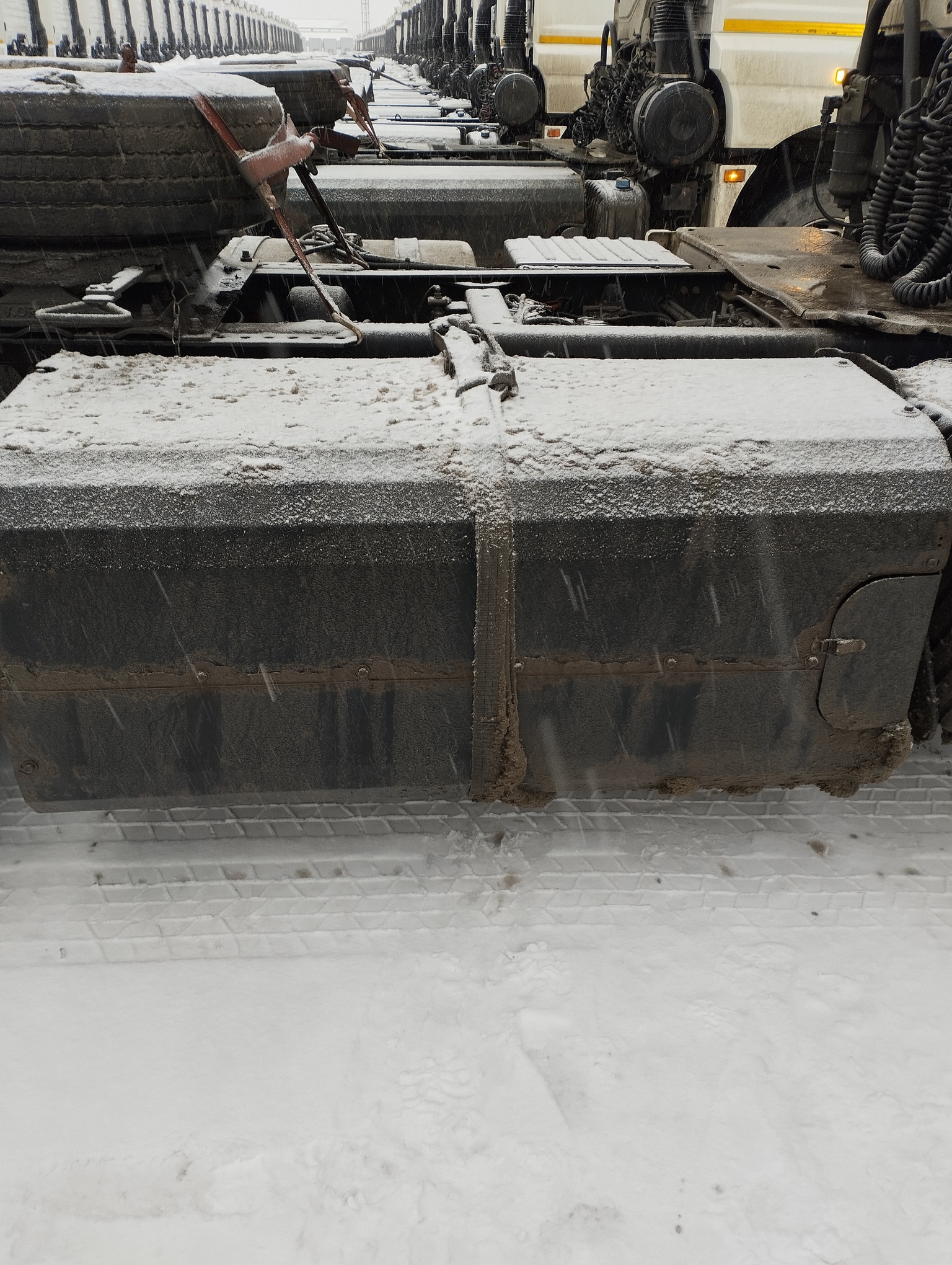 Седельный тягач КАМАЗ 5490-801-DC (газодизель) 2021 г. - фото 20