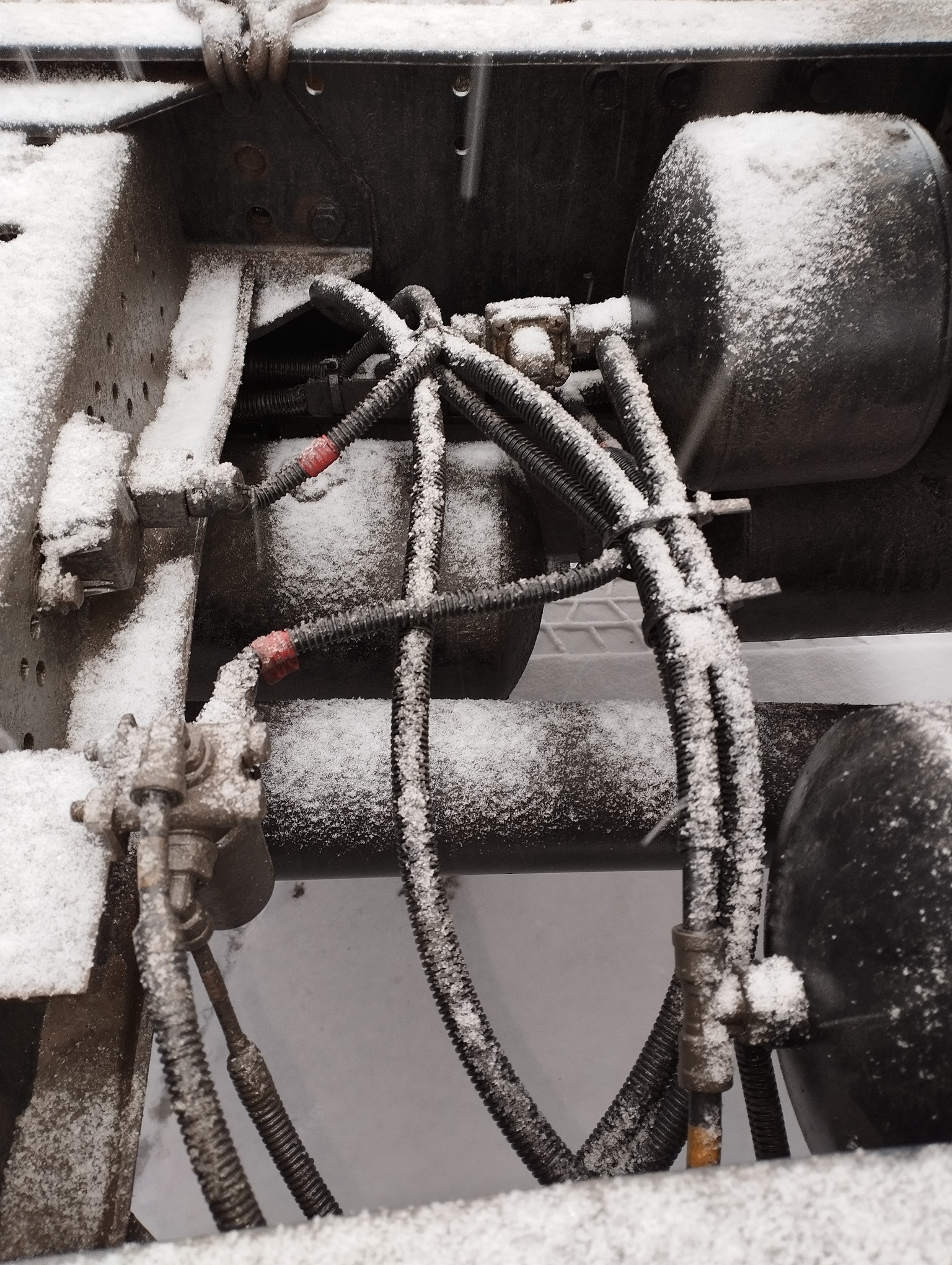 Седельный тягач КАМАЗ 5490-801-DC (газодизель) 2021 г. - фото 33