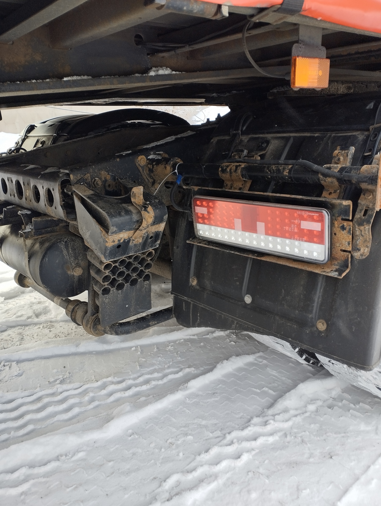 Седельный тягач КАМАЗ 5490-801-DC (газодизель) 2021 г. - фото 23