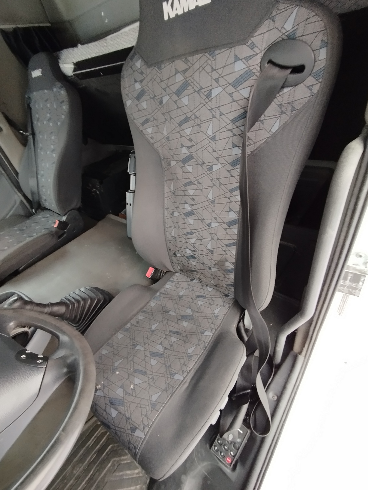 Седельный тягач КАМАЗ 5490-801-DC (газодизель) 2021 г. - фото 38