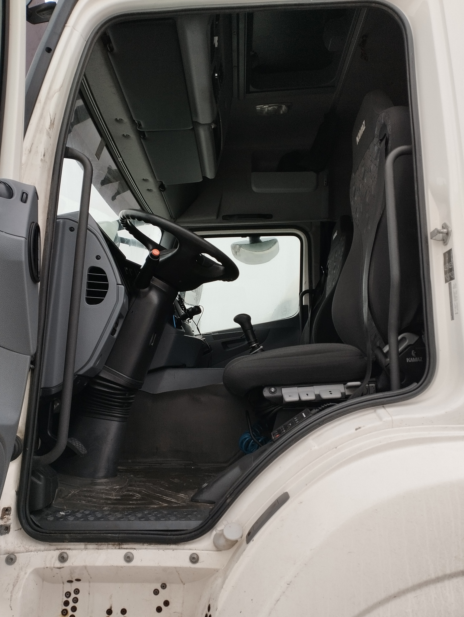 Седельный тягач КАМАЗ 5490-801-DC (газодизель) 2021 г. - фото 48