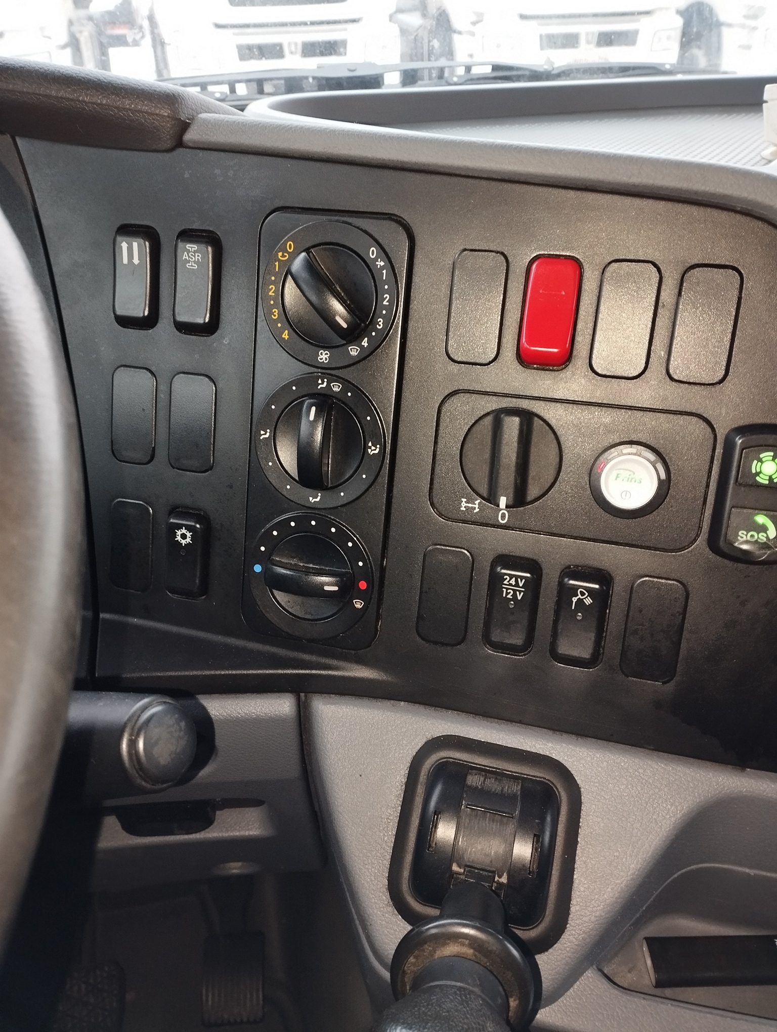 Седельный тягач КАМАЗ 5490-801-DC (газодизель) 2021 г. - фото 54