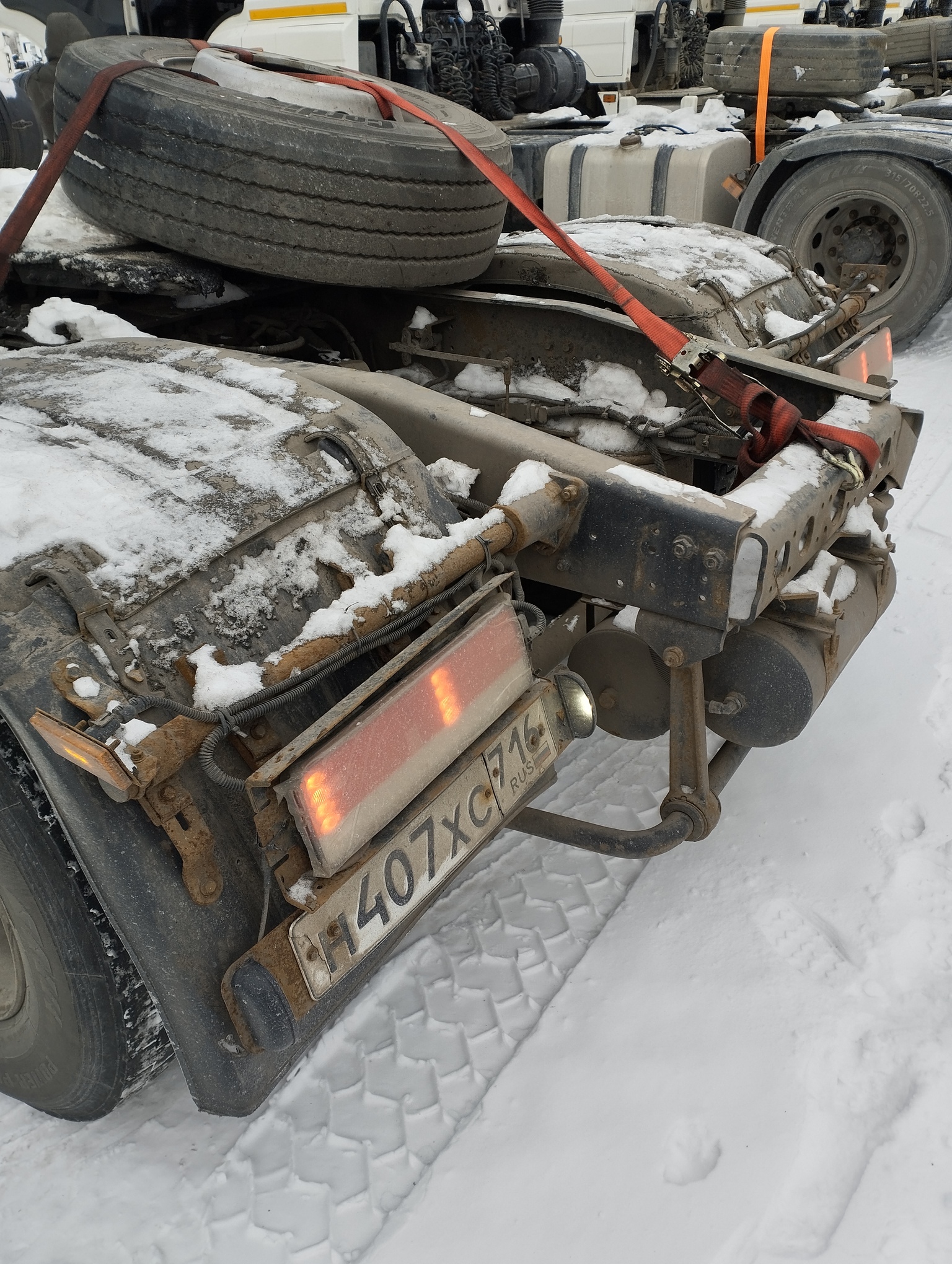 Седельный тягач КАМАЗ 5490-801-DC (газодизель) 2021 г. - фото 27