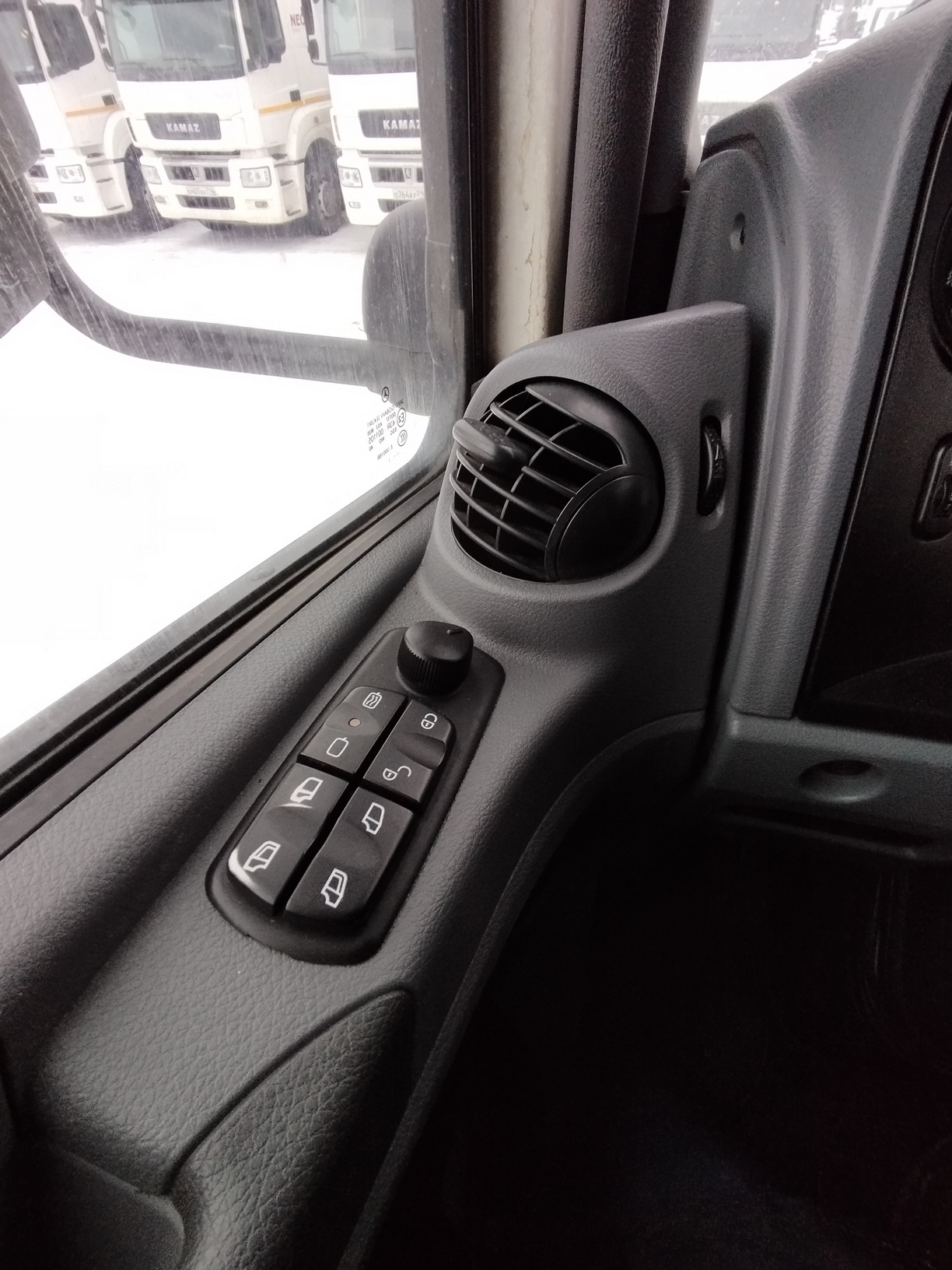 Седельный тягач КАМАЗ 5490-801-DC (газодизель) 2021 г. - фото 47