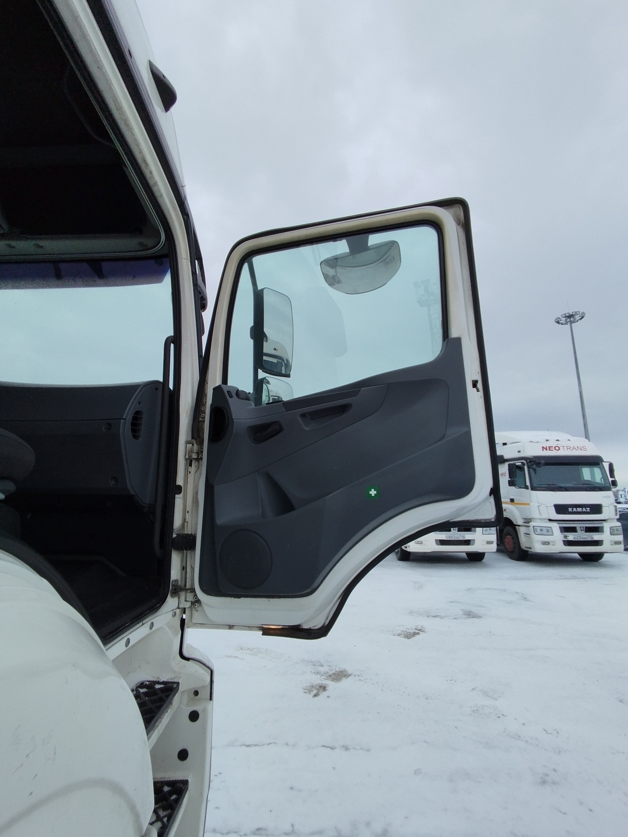 Седельный тягач КАМАЗ 5490-801-DC (газодизель) 2021 г. - фото 59