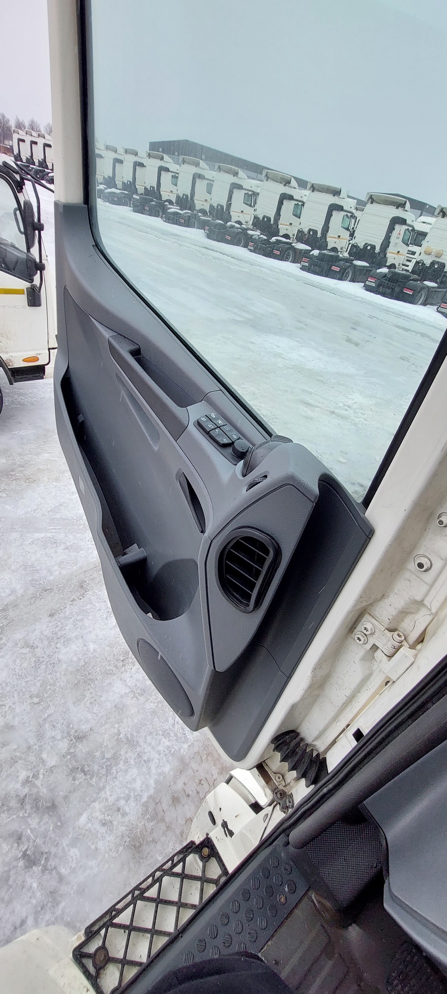 Седельный тягач КАМАЗ 5490-801-DC (газодизель) 2021 г. - фото 46