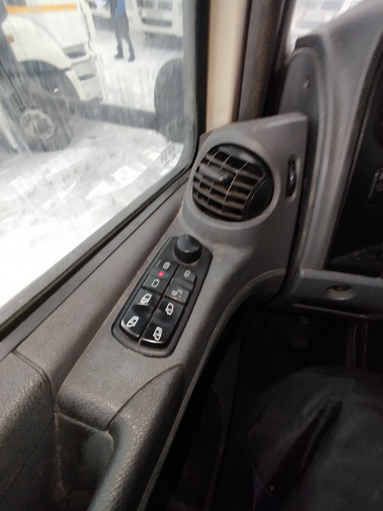 Седельный тягач КАМАЗ 5490-801-DC (газодизель) 2021 г. - фото 52