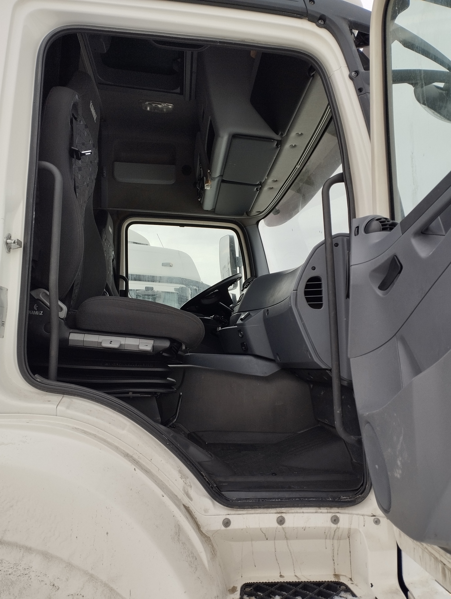 Седельный тягач КАМАЗ 5490-801-DC (газодизель) 2021 г. - фото 62