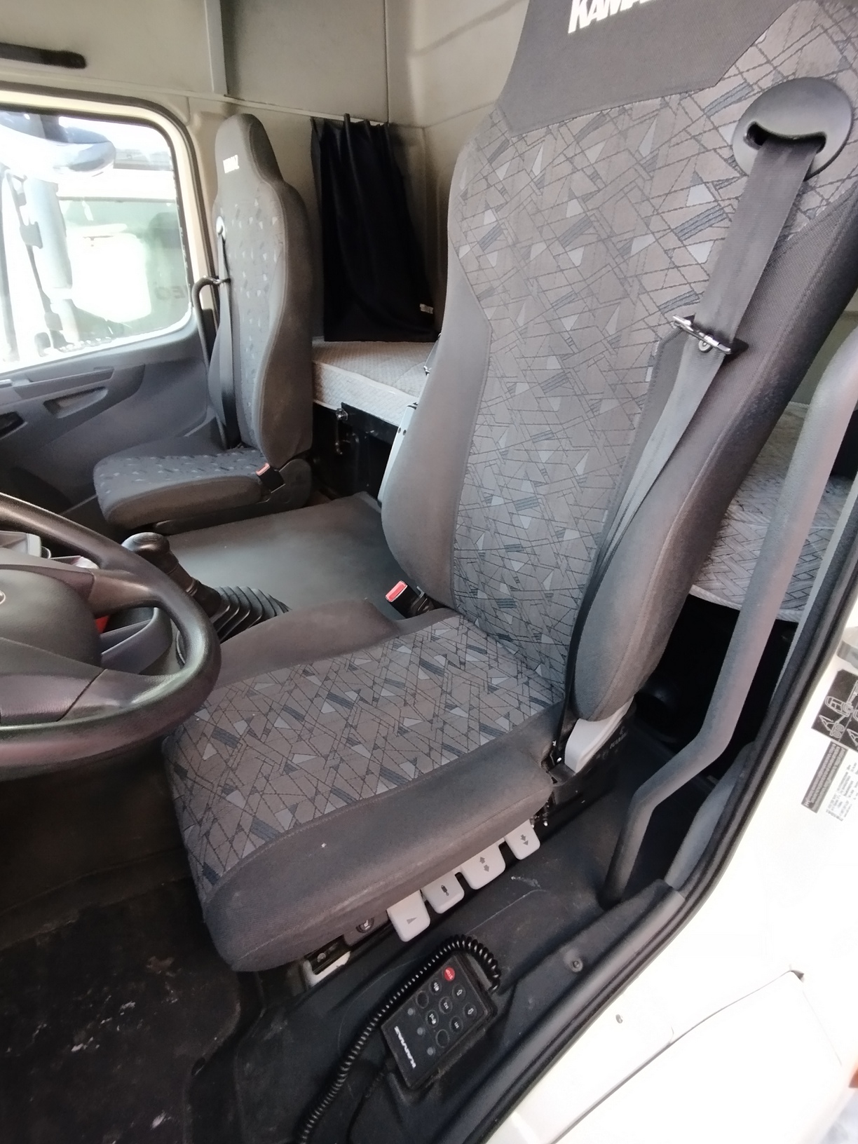 Седельный тягач КАМАЗ 5490-801-DC (газодизель) 2021 г. - фото 38