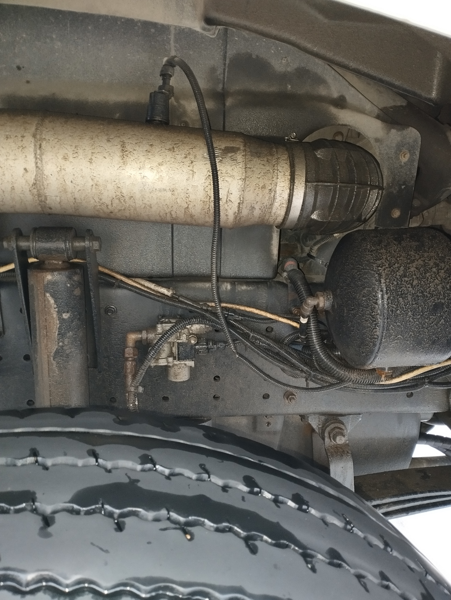 Седельный тягач КАМАЗ 5490-801-DC (газодизель) 2021 г. - фото 17