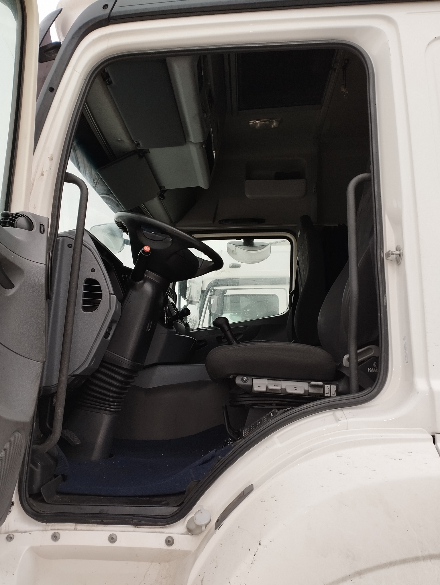 Седельный тягач КАМАЗ 5490-801-DC (газодизель) 2021 г. - фото 49