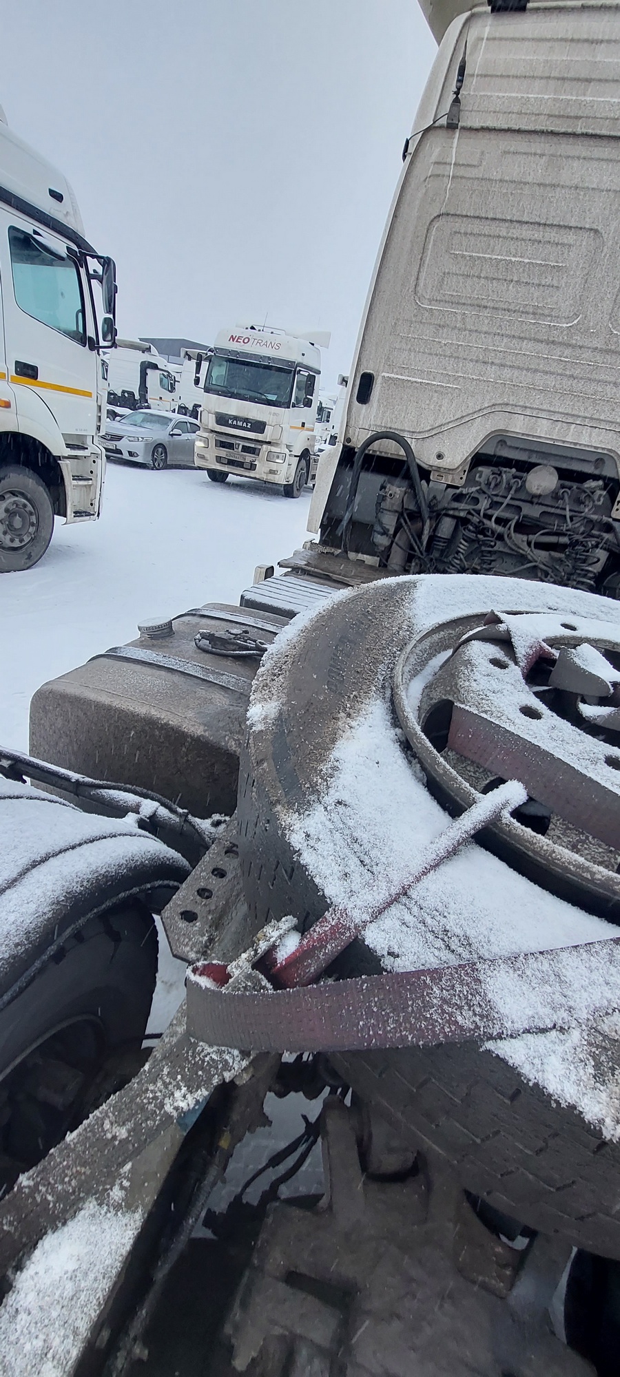 Седельный тягач КАМАЗ 5490-801-DC (газодизель) 2021 г. - фото 24