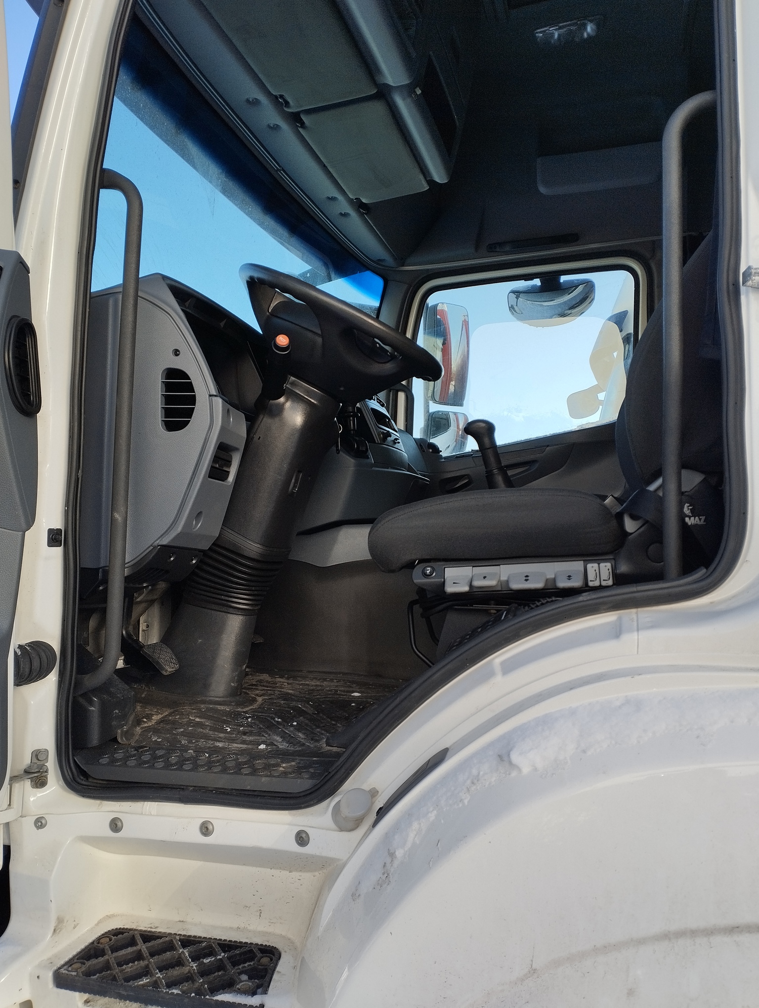 Седельный тягач КАМАЗ 5490-801-DC (газодизель) 2021 г. - фото 29