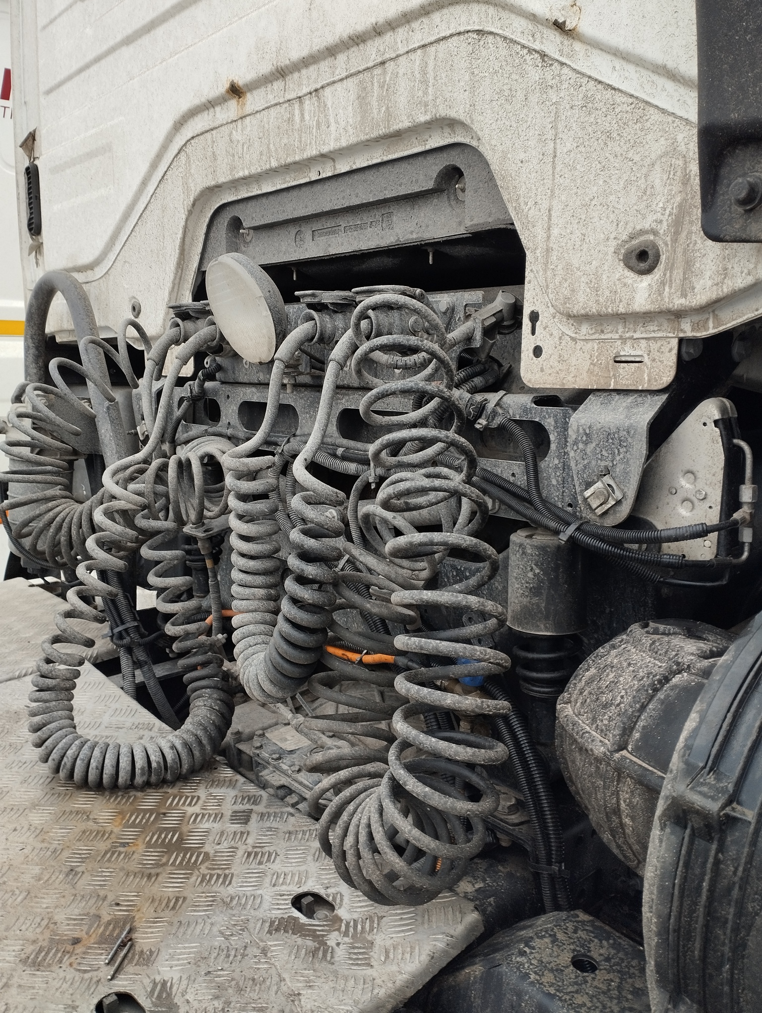 Седельный тягач КАМАЗ 5490-801-DC (газодизель) 2021 г. - фото 20