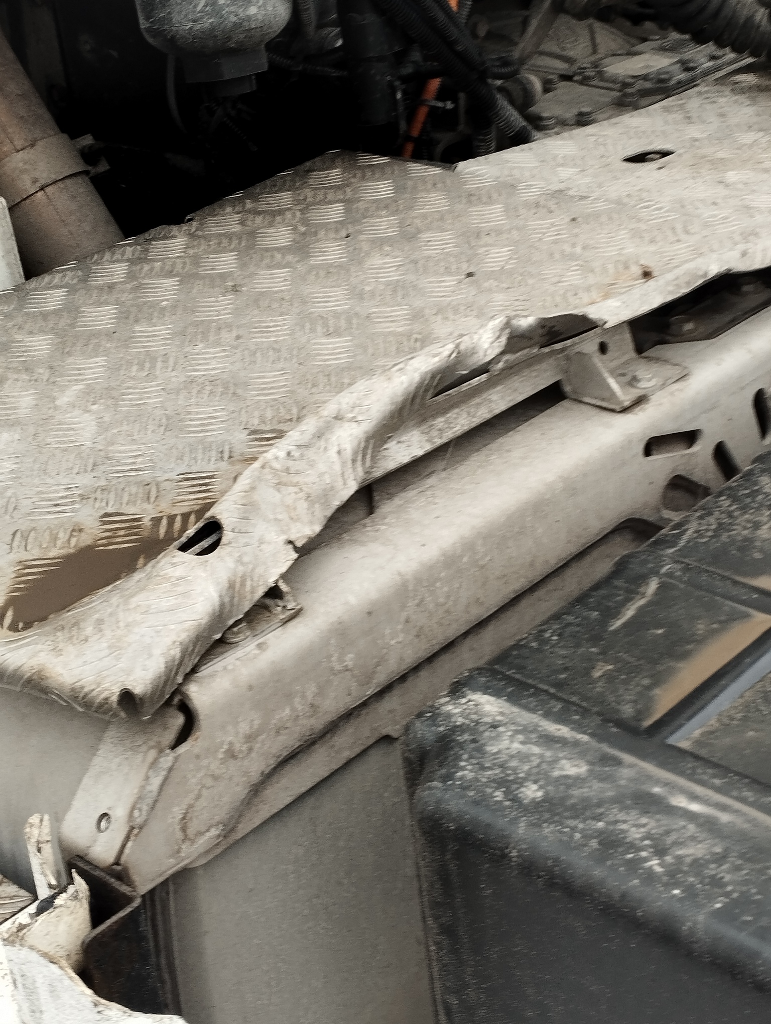 Седельный тягач КАМАЗ 5490-801-DC (газодизель) 2021 г. - фото 37