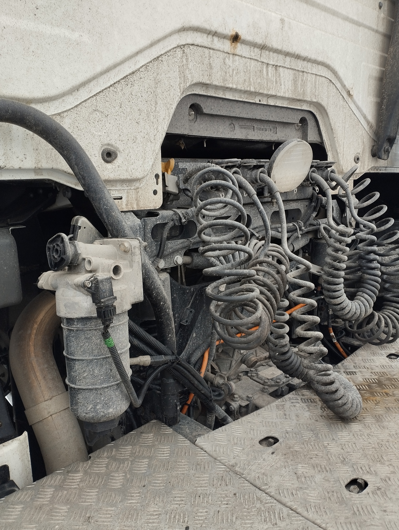 Седельный тягач КАМАЗ 5490-801-DC (газодизель) 2021 г. - фото 42