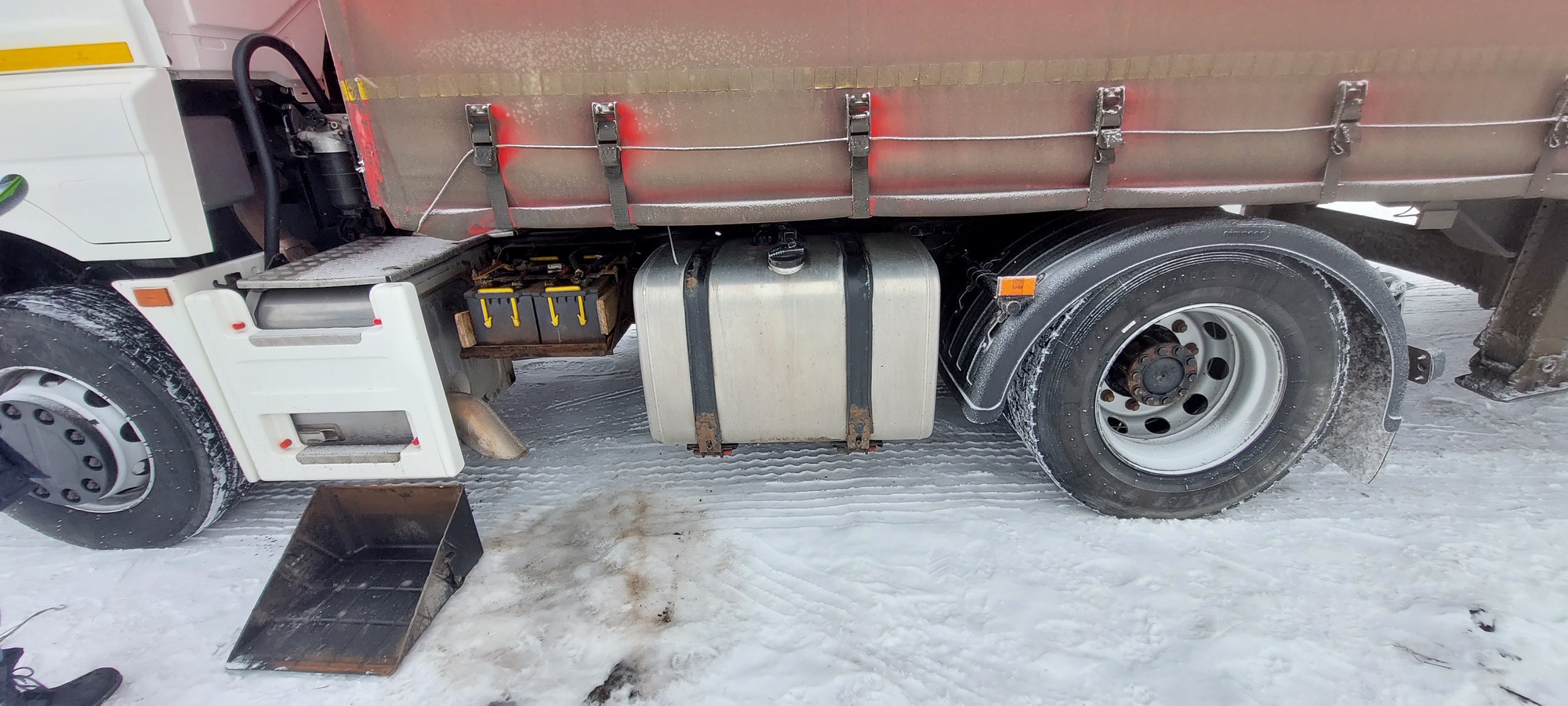 Седельный тягач КАМАЗ 5490-801-DC (газодизель) 2021 г. - фото 32