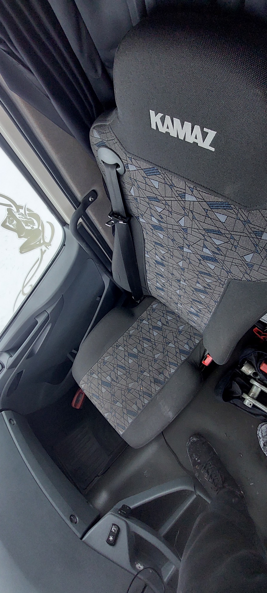 Седельный тягач КАМАЗ 5490-801-DC (газодизель) 2021 г. - фото 45