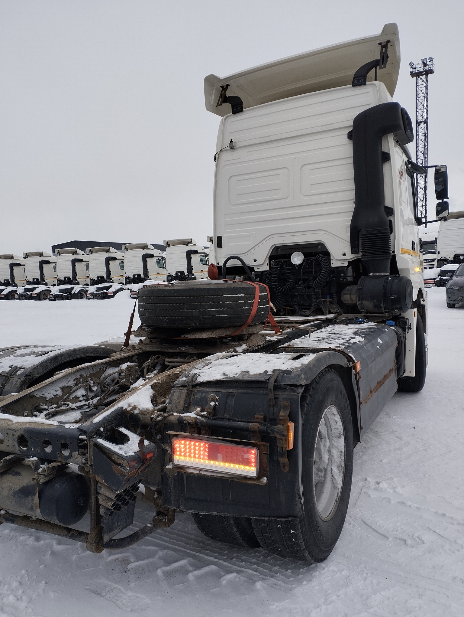 Седельный тягач КАМАЗ 5490-801-DC (газодизель) 2021 г. - фото 22