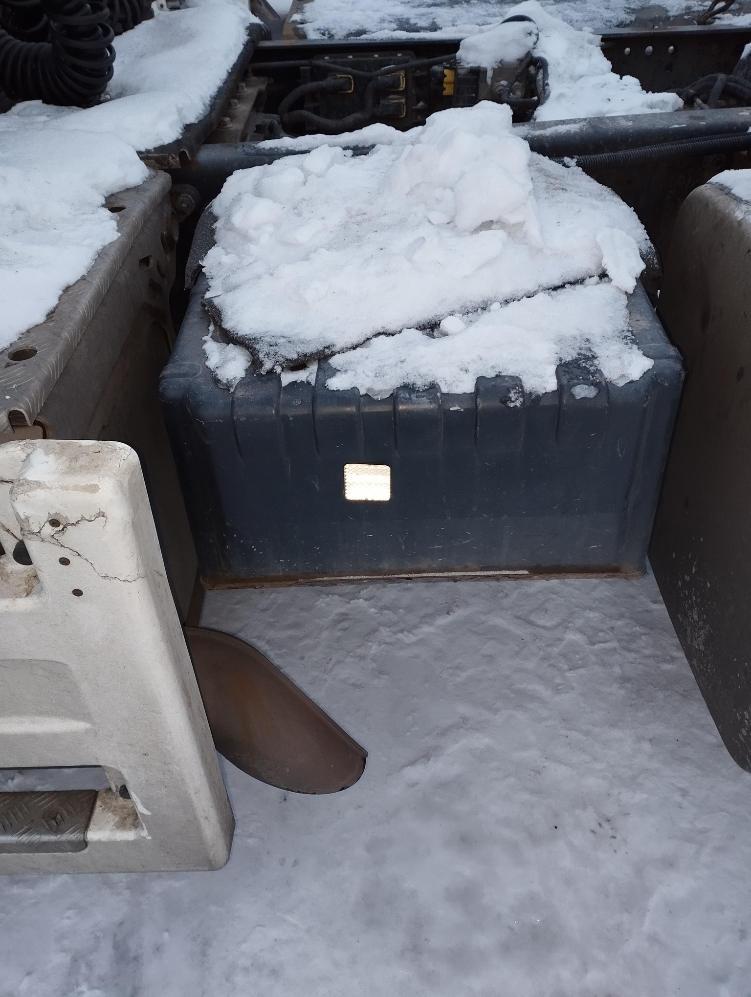 Седельный тягач КАМАЗ 5490-801-DC (газодизель) 2021 г. - фото 37