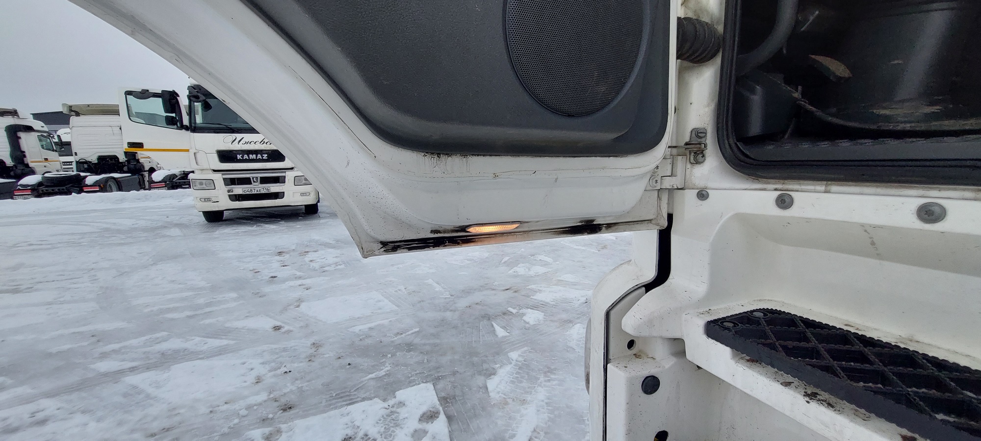 Седельный тягач КАМАЗ 5490-801-DC (газодизель) 2021 г. - фото 37